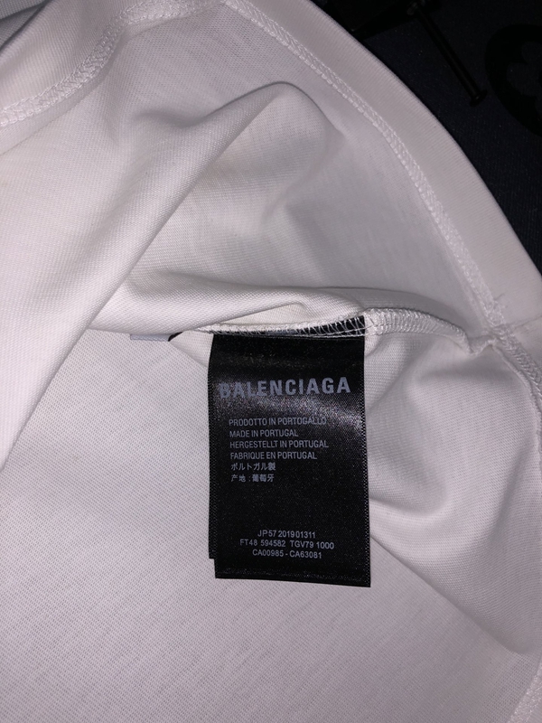 ブランドTシャツ着用イメージ